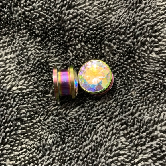 14MM 9/16ths AB Crystal screw back plugs - Picture 3 of 3